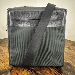 Louis Vuitton Taiga Sayan Crossbody Messenger Bag Men Women